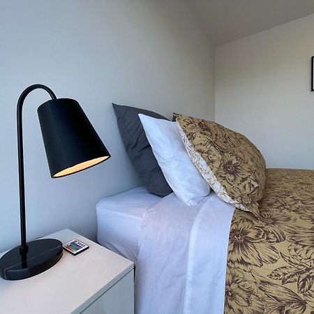 Luxury 2 Bedroom Townhouse Opposite Merivale Mall ไครสต์เชิร์ช ภายนอก รูปภาพ