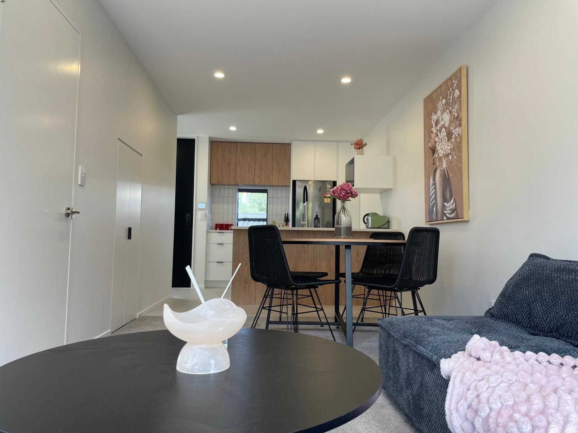 Luxury 2 Bedroom Townhouse Opposite Merivale Mall ไครสต์เชิร์ช ภายนอก รูปภาพ