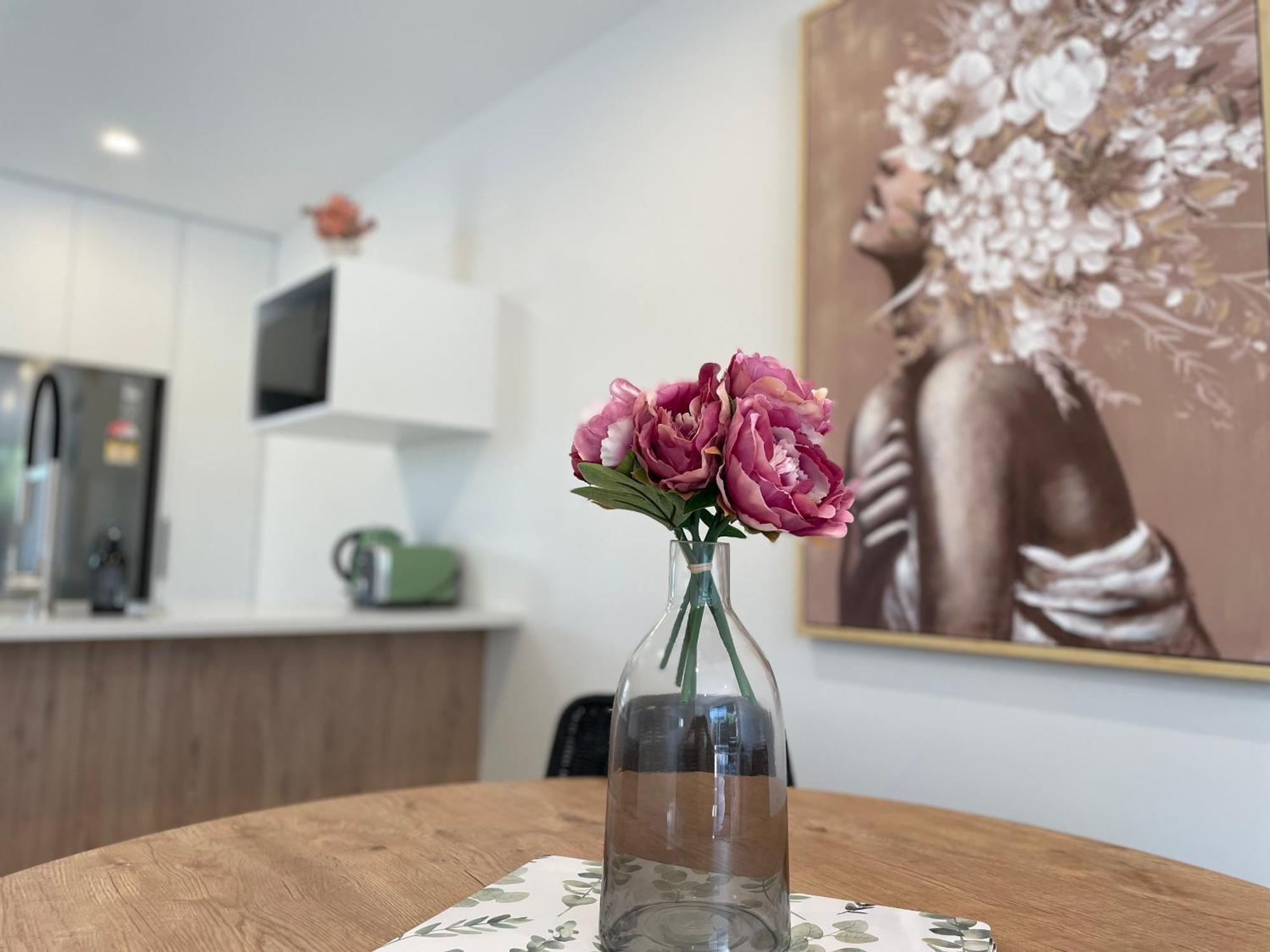 Luxury 2 Bedroom Townhouse Opposite Merivale Mall ไครสต์เชิร์ช ภายนอก รูปภาพ