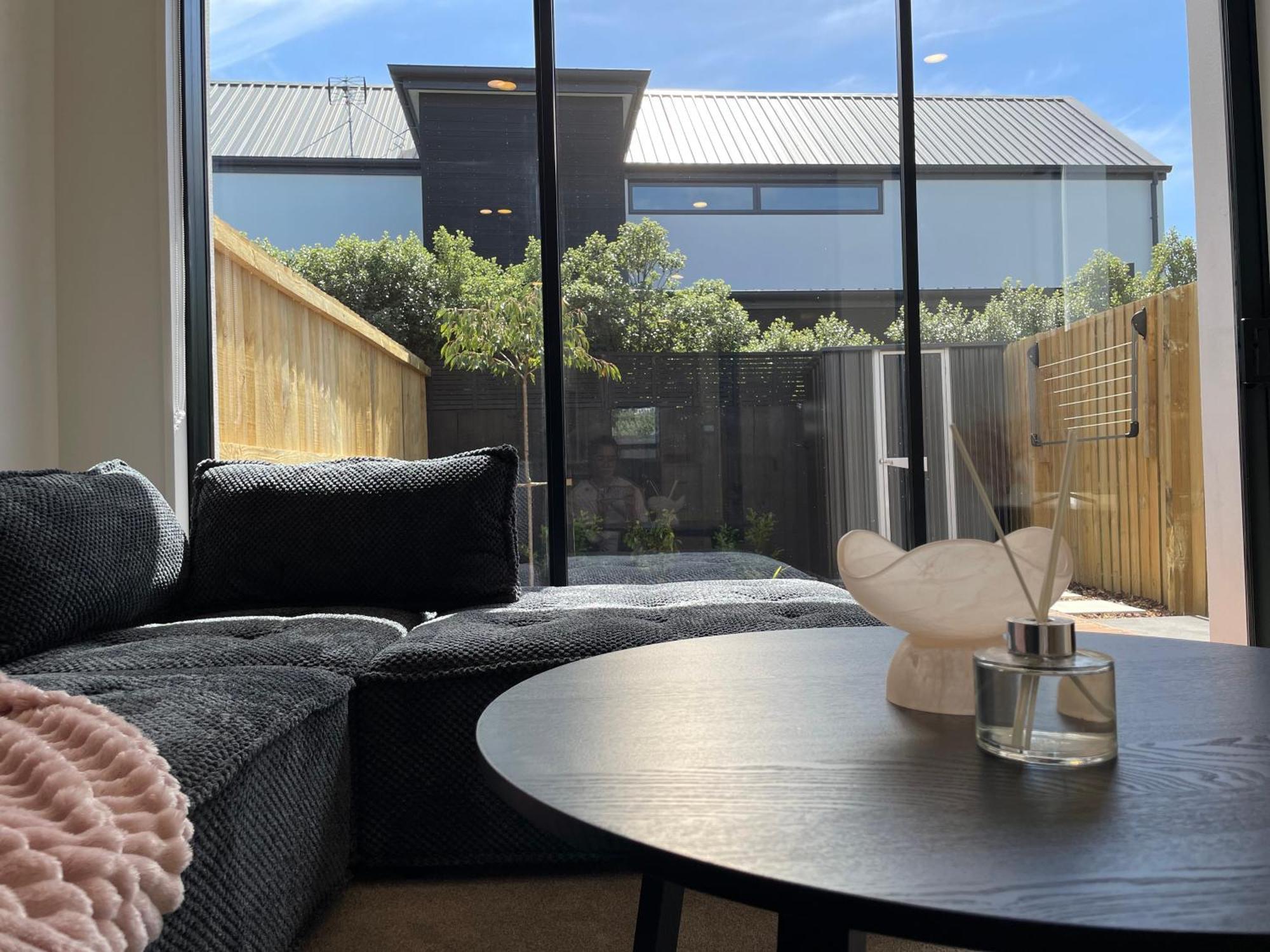Luxury 2 Bedroom Townhouse Opposite Merivale Mall ไครสต์เชิร์ช ภายนอก รูปภาพ