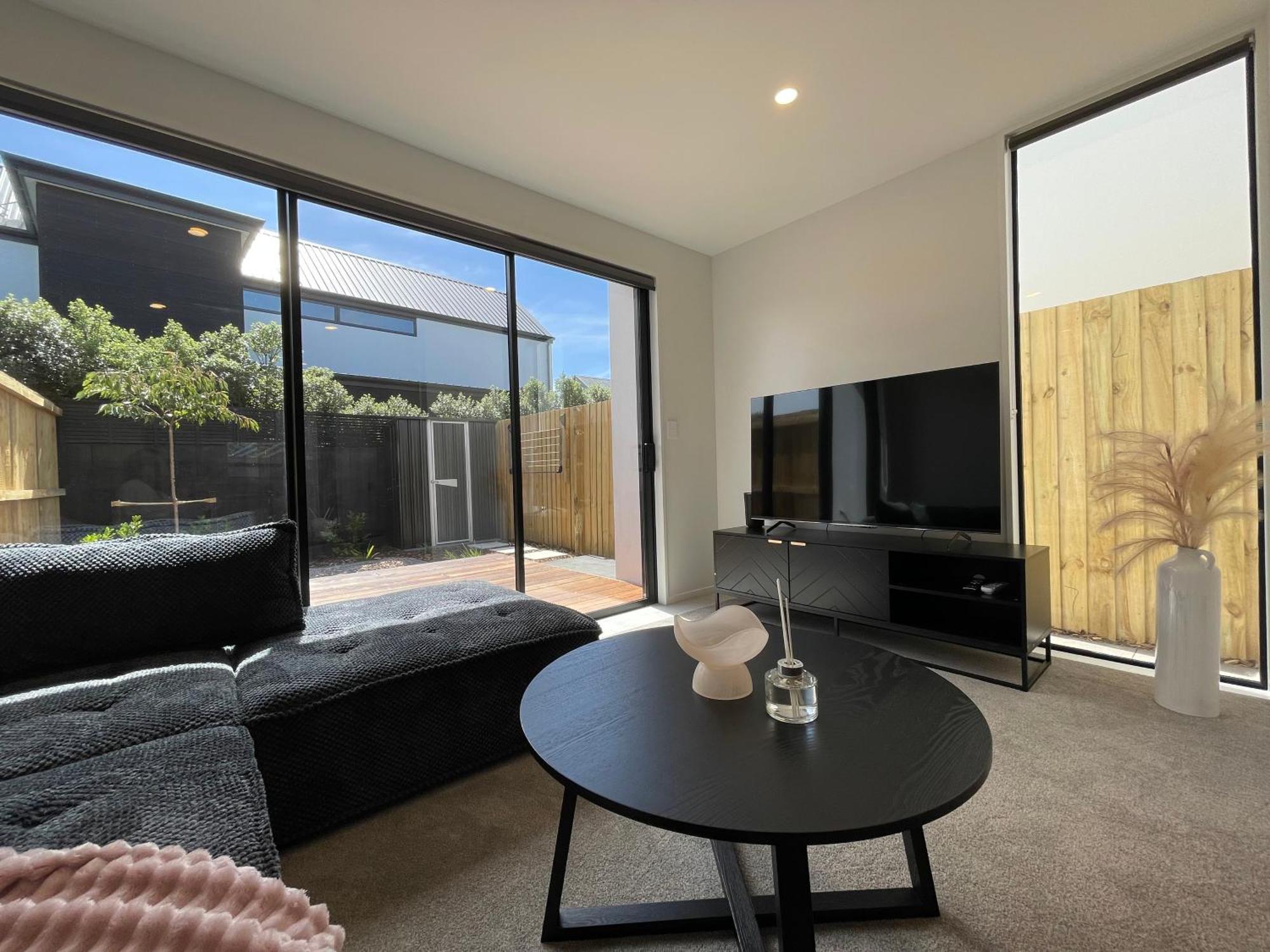 Luxury 2 Bedroom Townhouse Opposite Merivale Mall ไครสต์เชิร์ช ภายนอก รูปภาพ