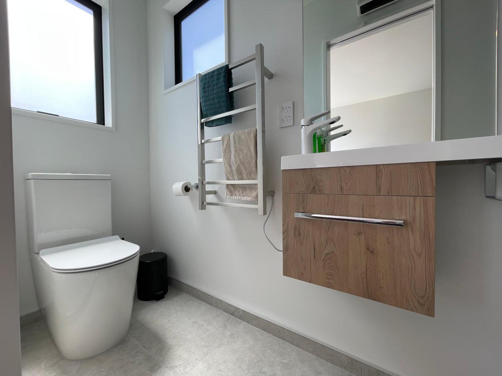 Luxury 2 Bedroom Townhouse Opposite Merivale Mall ไครสต์เชิร์ช ภายนอก รูปภาพ