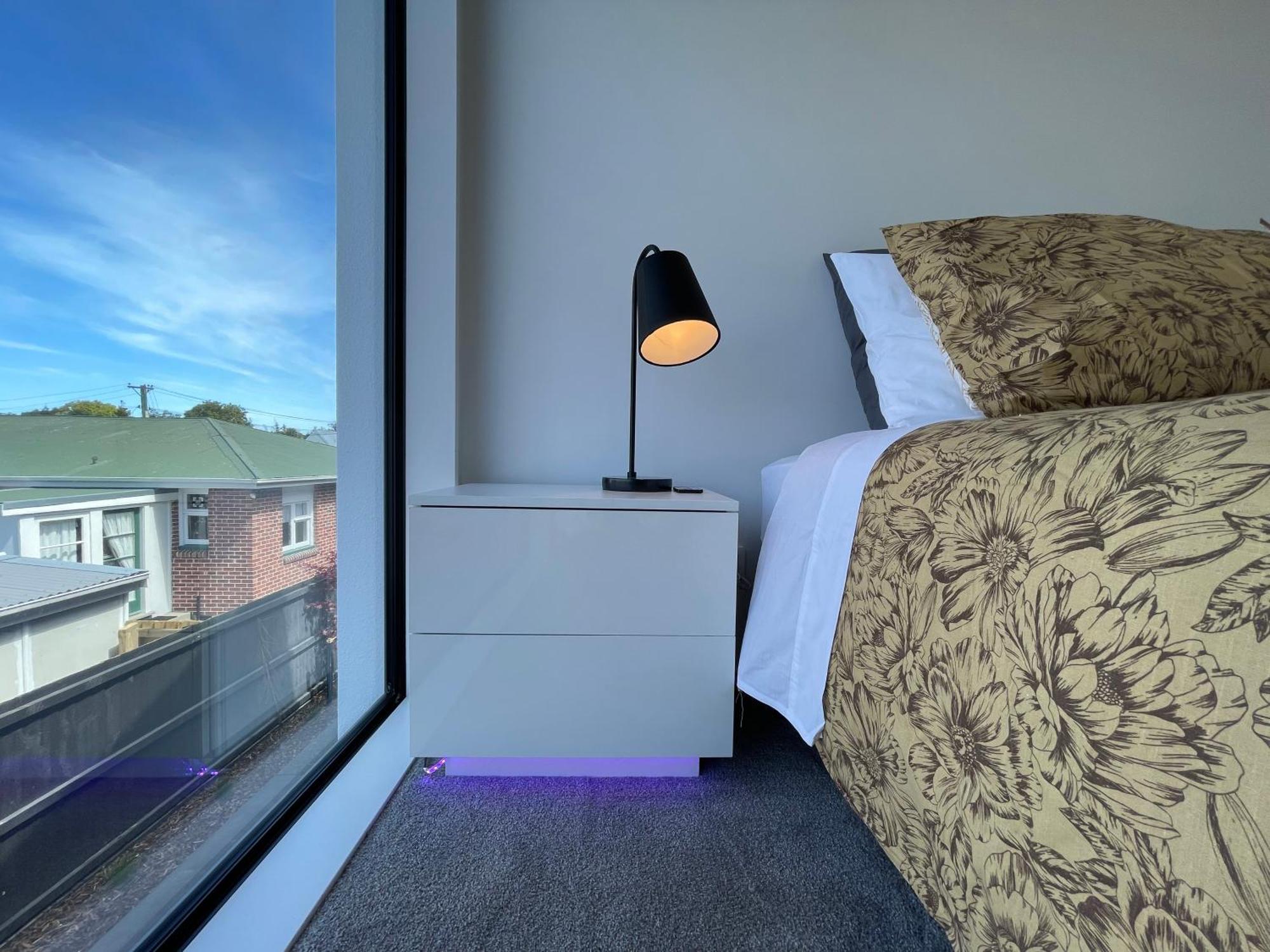 Luxury 2 Bedroom Townhouse Opposite Merivale Mall ไครสต์เชิร์ช ภายนอก รูปภาพ