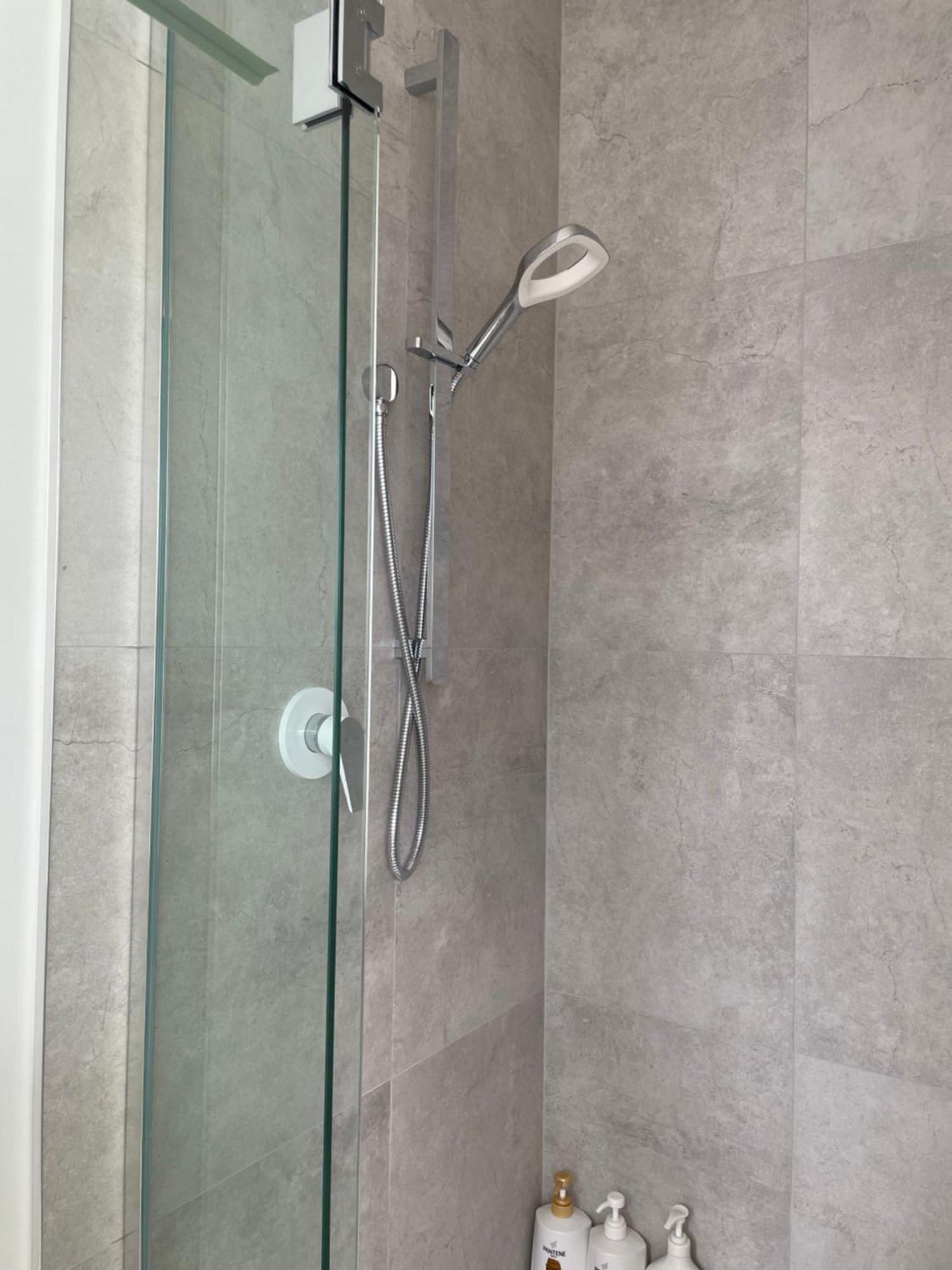 Luxury 2 Bedroom Townhouse Opposite Merivale Mall ไครสต์เชิร์ช ภายนอก รูปภาพ
